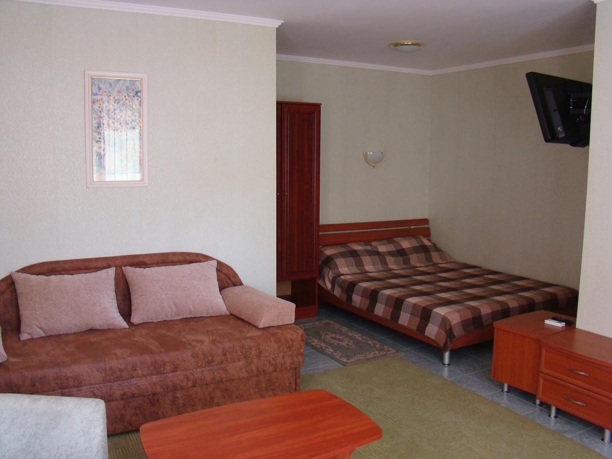 Mini-Hotel In Odessa Yard Exterior foto